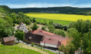 Гостиница Ferienwohnung Weingut Kloster Pforta  Наумбург / Заале